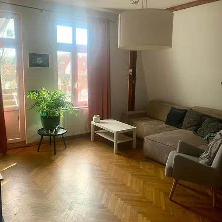 Apartment 3-pokojowy Z Tarasem W Willi, 95m2 *